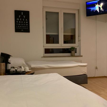 City Studio am Hauptbahnhof Apartment Heilbronn Bagian luar foto